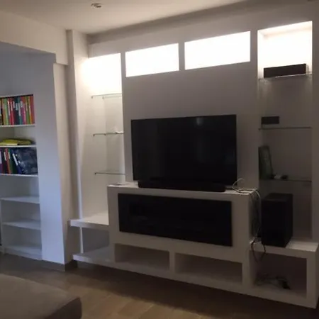 Apartment Trilocale Ristrutturato A 100 M Dalla Metro Battistini Rome